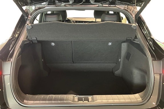 Lexus LBX 17 of 20