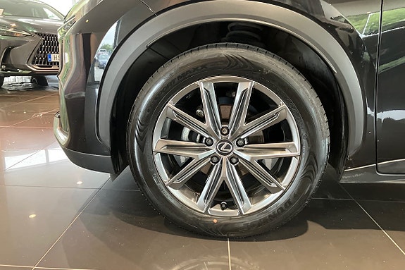 Lexus LBX 20 of 20