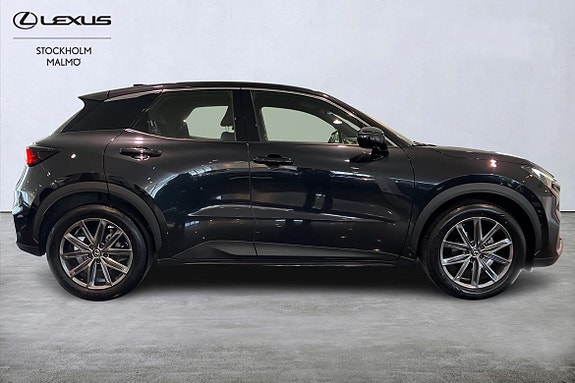 Lexus LBX 4 of 20