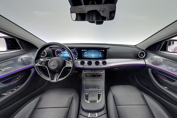 Mercedes-Benz E220 13 of 27