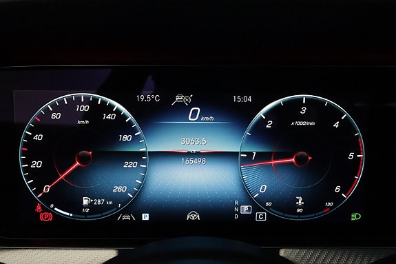 Mercedes-Benz E220 16 of 27