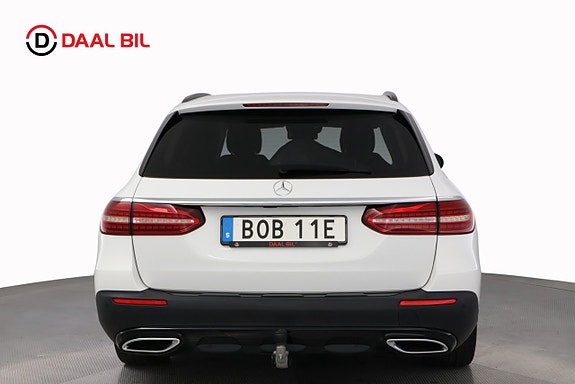 Mercedes-Benz E220 7 of 27