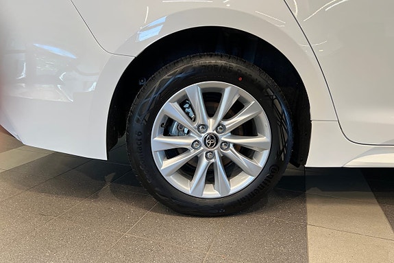 Toyota Corolla 17 of 22
