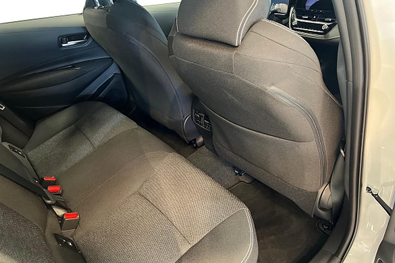 Toyota Corolla 8 of 22