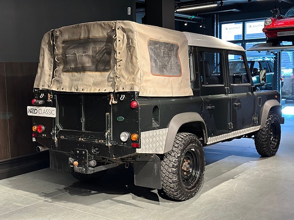 Land Rover Defender 110 6 of 18