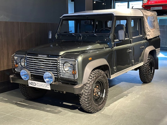 Land Rover Defender 110 5 of 18
