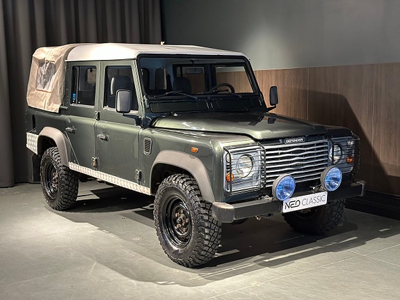 Land Rover Defender 110 2 of 18