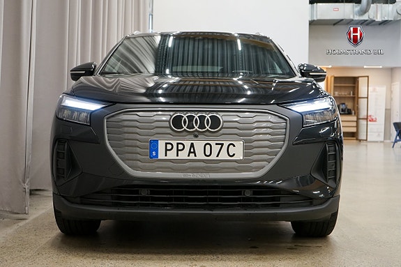 Audi Q4 e-tron 6 of 22