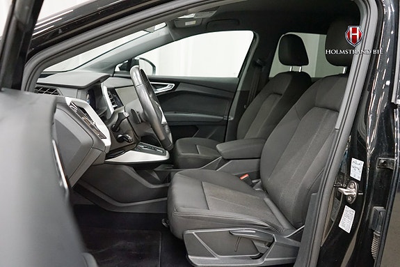 Audi Q4 e-tron 10 of 22
