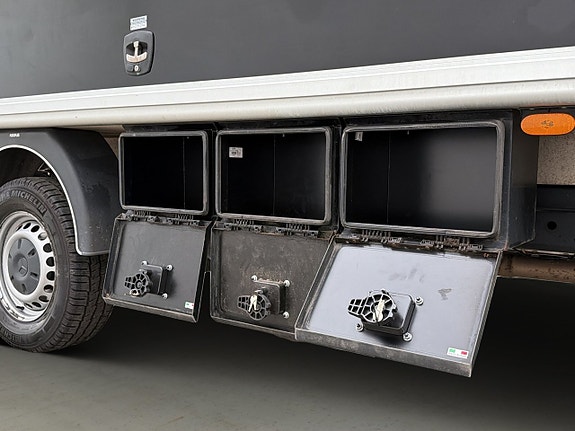 Mercedes-Benz Sprinter 317 12 of 30