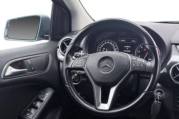 Mercedes-Benz B180 16 of 30