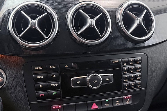 Mercedes-Benz B180 24 of 30