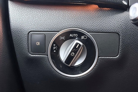 Mercedes-Benz B180 28 of 30