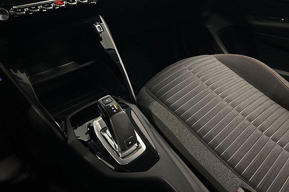 Peugeot 208 16 of 17