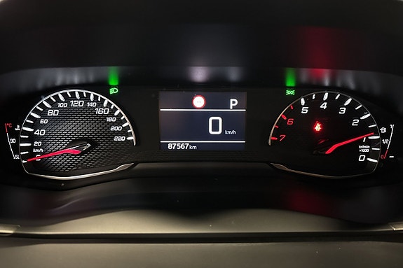 Peugeot 208 14 of 17