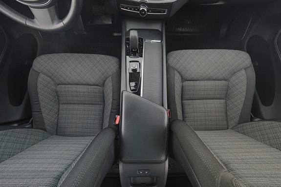 Volvo XC60 14 of 27