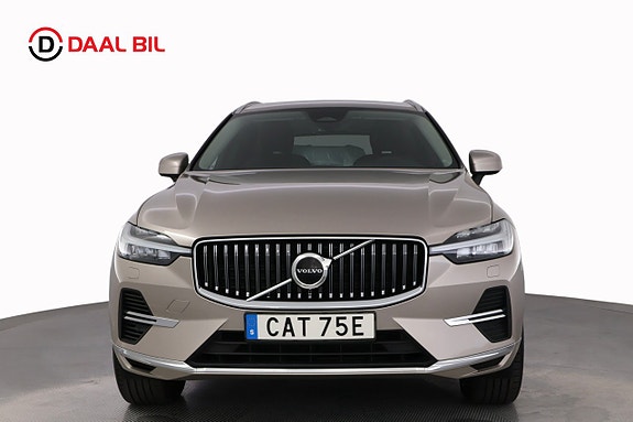 Volvo XC60 2 of 27