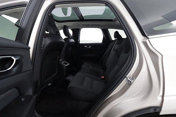 Volvo XC60 12 of 27