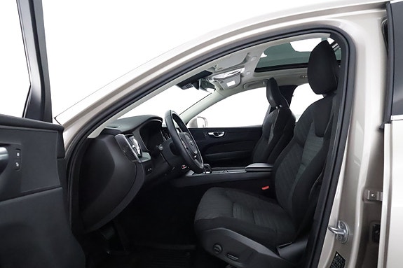 Volvo XC60 10 of 27