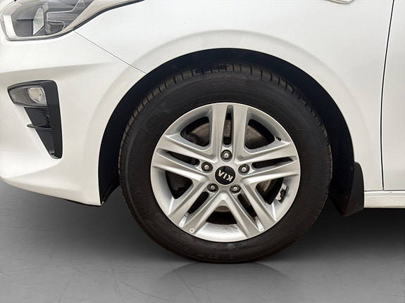 Kia Ceed 10 of 25