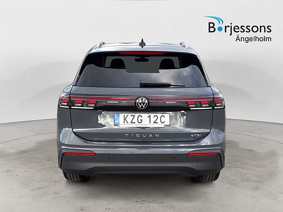 Volkswagen Tiguan 4 of 10