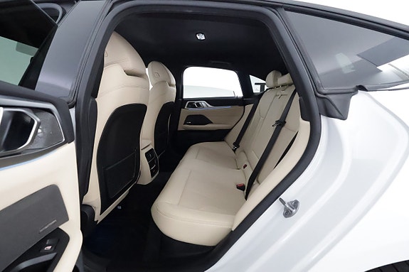 BMW i4 12 of 30