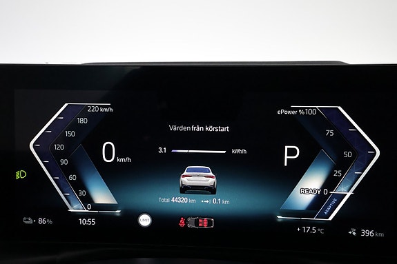 BMW i4 17 of 30