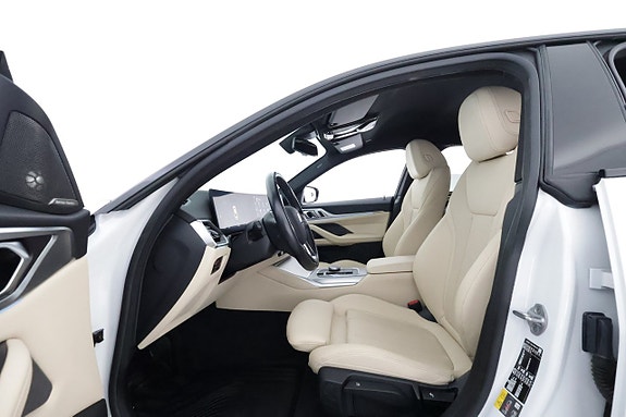 BMW i4 10 of 30