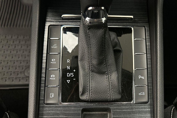 Skoda Superb 28 of 30