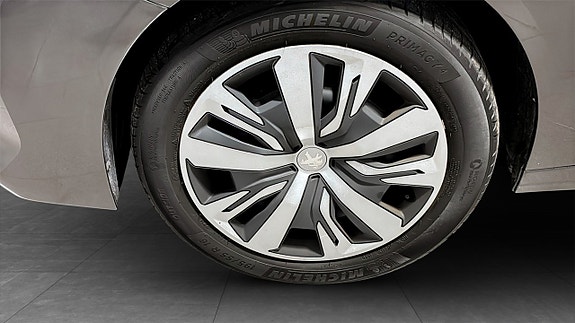 Peugeot 208 9 of 9