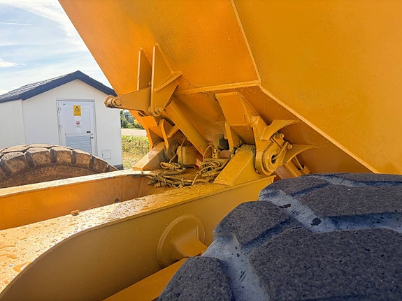 Volvo A 25 G 9 of 12