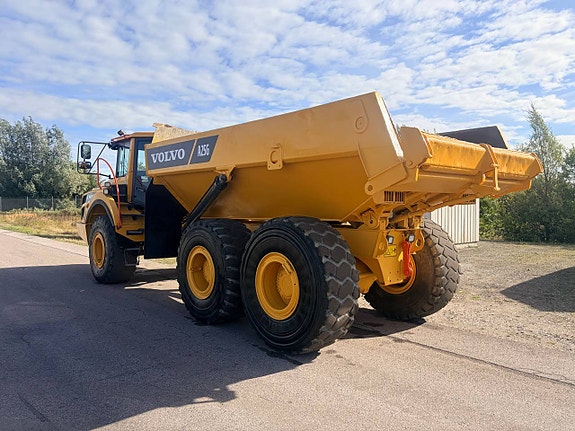 Volvo A 25 G 4 of 12