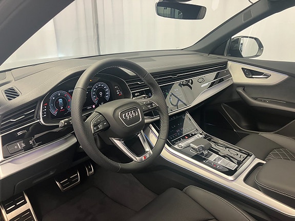 Audi Q8 14 of 16
