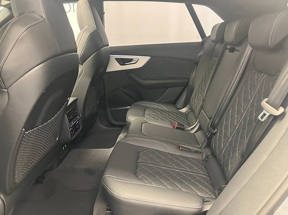 Audi Q8 11 of 16