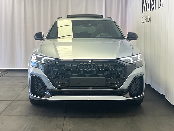Audi Q8 2 of 16
