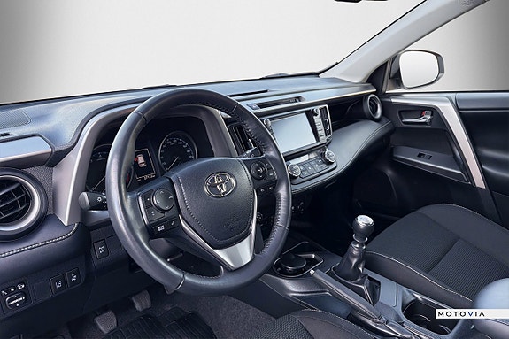 Toyota RAV4 10 of 19