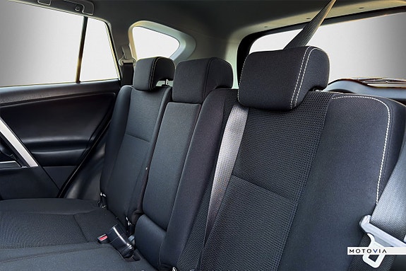 Toyota RAV4 12 of 19