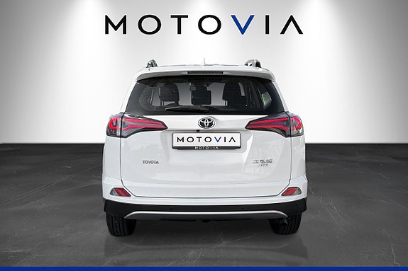 Toyota RAV4 5 of 19