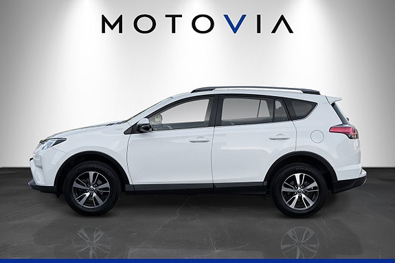 Toyota RAV4 7 of 19