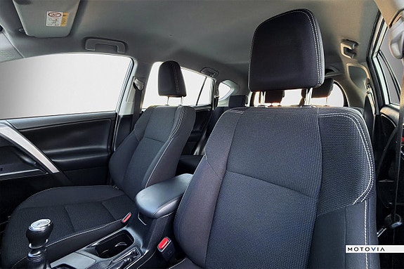 Toyota RAV4 11 of 19