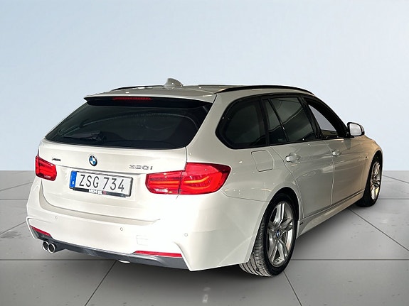 BMW 320i 6 of 19