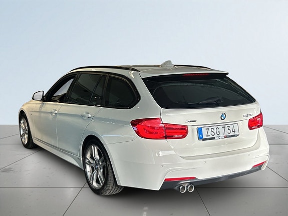 BMW 320i 5 of 19