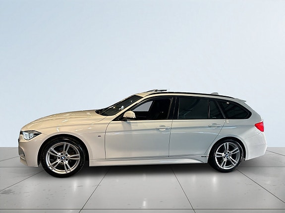 BMW 320i 4 of 19