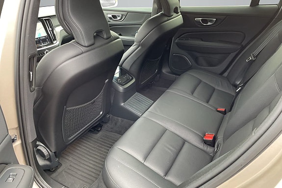 Volvo V60 11 of 18