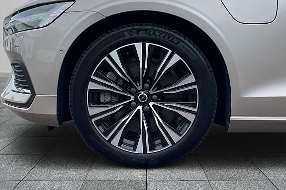 Volvo V60 8 of 18