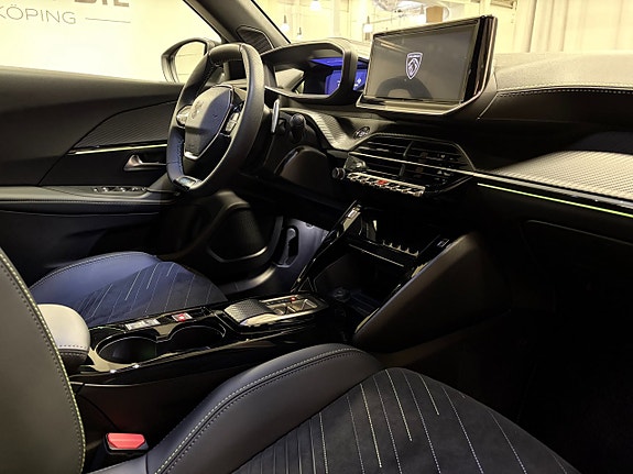 Peugeot 2008 8 of 15