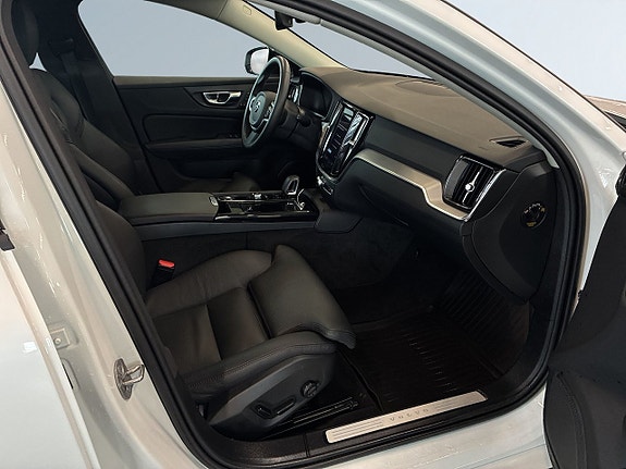 Volvo V60 10 of 27