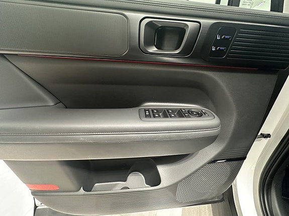 Hyundai Santa Fe 14 of 24