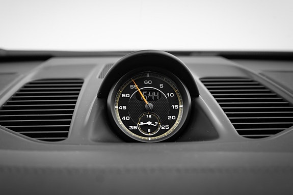 Porsche 911 16 of 30
