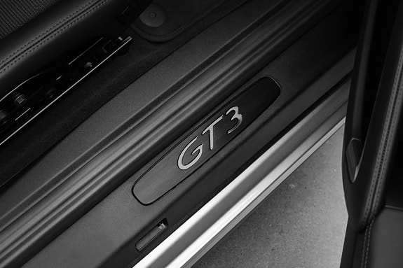 Porsche 911 26 of 30